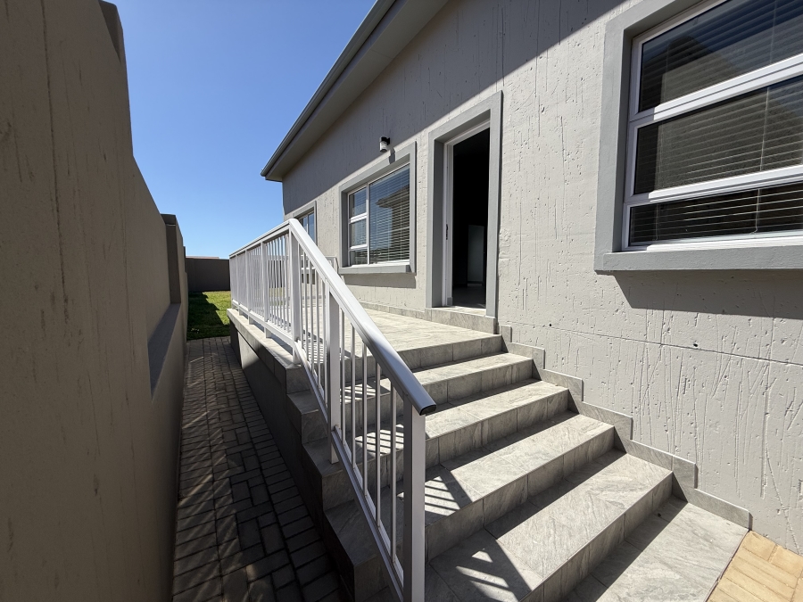 3 Bedroom Property for Sale in Hartenbos Heuwels Western Cape